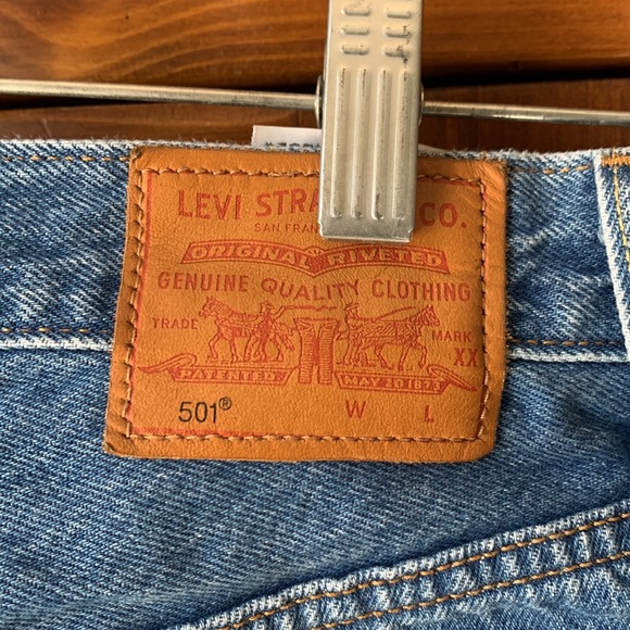 Levi’s 501 high rise denim shorts - Picture 3 of 4